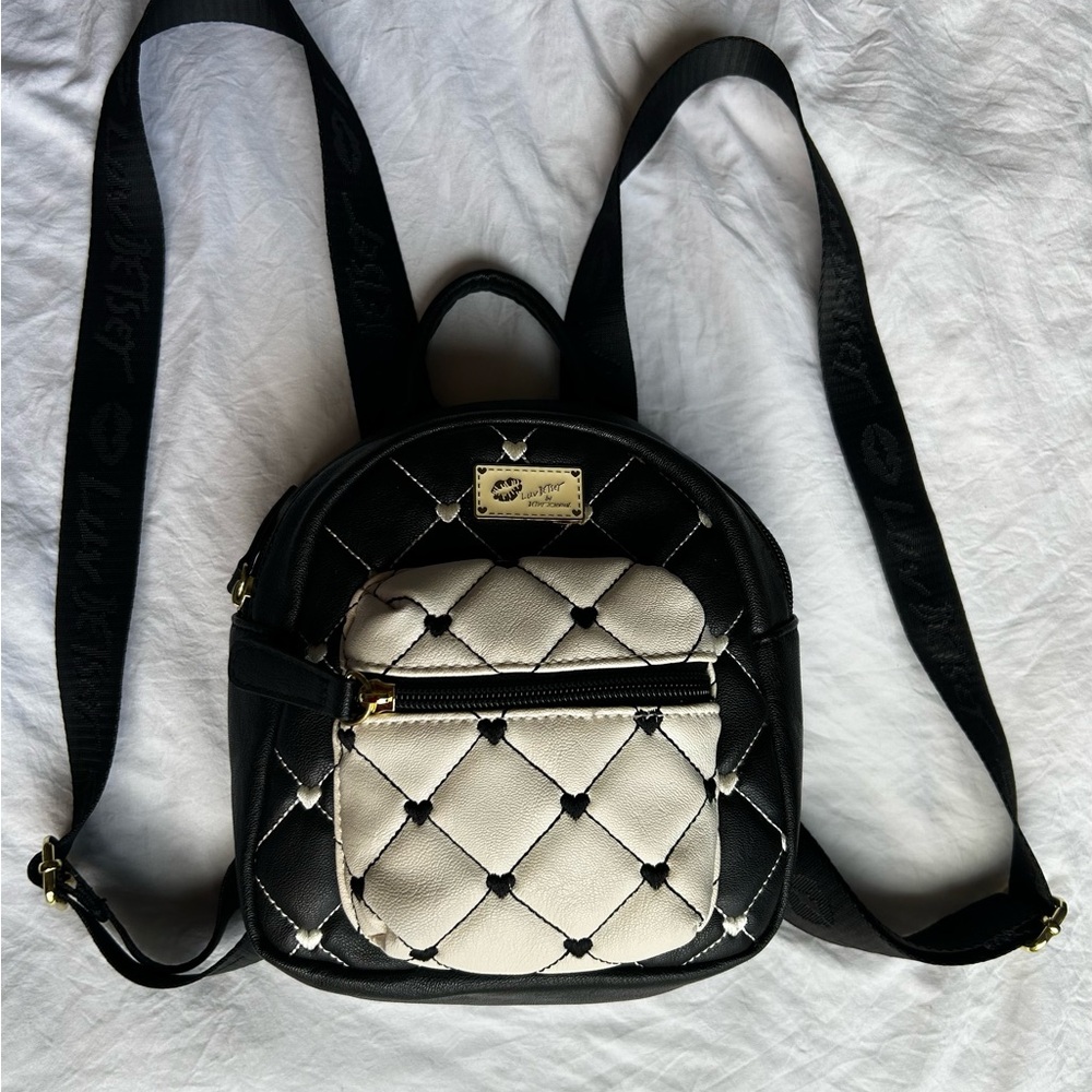 Small Betsy Johnson black and white heart mini backpack with two zippers